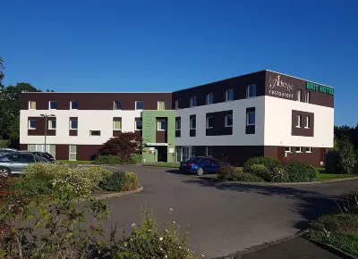 Brit Hotel Saint-Méen-Le-Grand en Brocéliande Các khách sạn ở Saint-Malon-sur-Mel