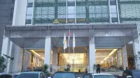 Pyramid Suites Hotel Banjarmasin Hotel dekat FKIP Prodi IPA ULM