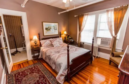 The Henderson Отели в г. Краб Крик