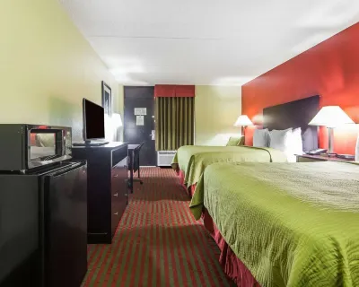 Quality Inn West I - 75