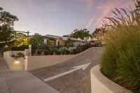 Coast Village Inn