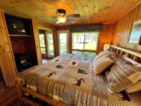 Lakefront Ice Fishing and Snowmobile Retreat