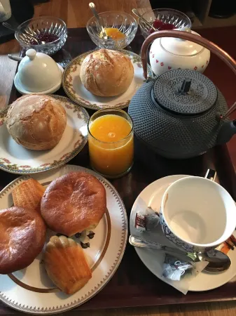 Le Pigeonnier, Maison d'hôtes et Spa Отели рядом с достопримечательностью «IESEG School Of Management»