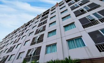 Centric Place Hotel