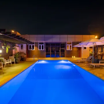 Blackwood Boutique Hotel and Apartments Hotels near Village Museum