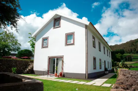 Franco da Serra Country House Отели в г. Ангра-ду-Эроижму