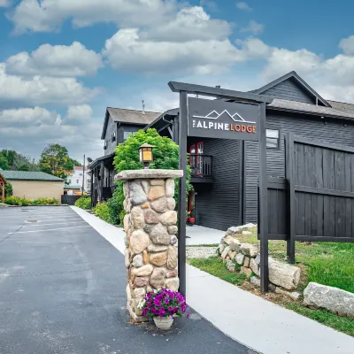 The Alpine Lodge Hotels near Gore Mountain