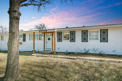 Hermes Ranch House with Hot Tub - 4 mi to Fred Hotels in Gillespie County