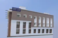 Hotel Lakshmi Towers Hotels near Arulmigu Alagumalai Murugan Temple