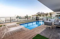Luxury Garden Apartment Heated Pool - Swimmingpools
