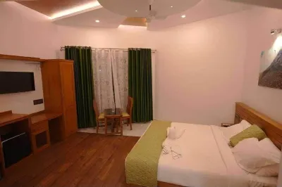 Love Hills Resort Hotels near Kalyanathandu ViewPoint