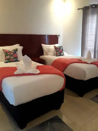 Lilly Petals Guest House Отели рядом с достопримечательностью «Maun Rest Camp»