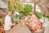 Reef Haven Belize - bar