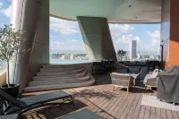 WealthyStays SkyHigh Central Hotels near Spyros Kyprianou Park