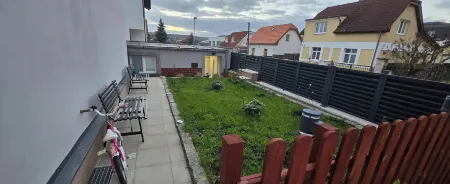 Vu's Home - Apartment Garden - 30m2 Отели рядом с достопримечательностью «Vltava Beach»