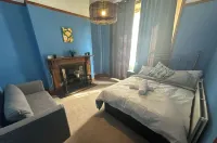 Spacious House- Parking Garden & Central Location