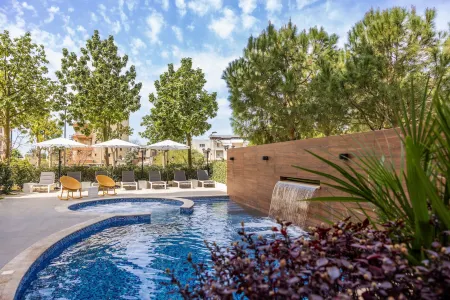 Le Grove Hotel - Superior Boutique Отели рядом с достопримечательностью «Lavender Ville Wedding Venue»