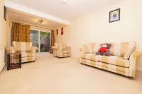 4 Guests - Free Parking - Near Attractions