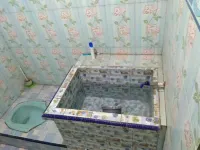 G Land Backpacker Hotels in Genteng