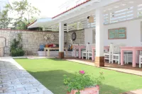 Villamer Alaçatı - Bed and Breakfasts