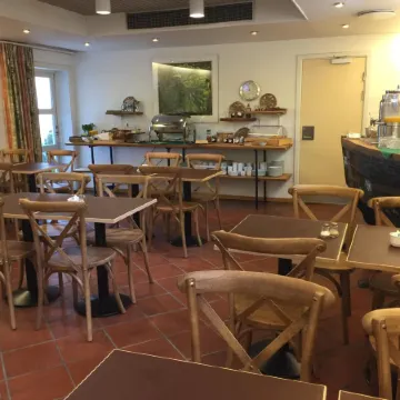 City Hotel Nattergalen Apartments