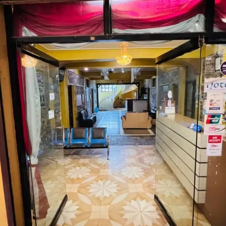 Hotel August International