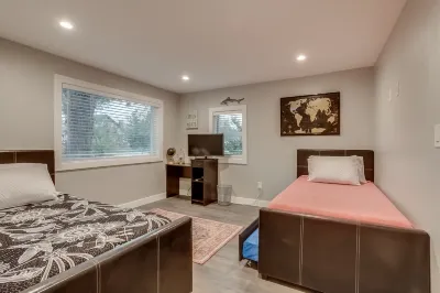 Hidden Gem * 3 Beds Near Golden Hotels near American Music School LLC