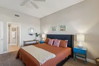 Walk to Beach & Restaurants/Pool, Hot Tub, Balcony.