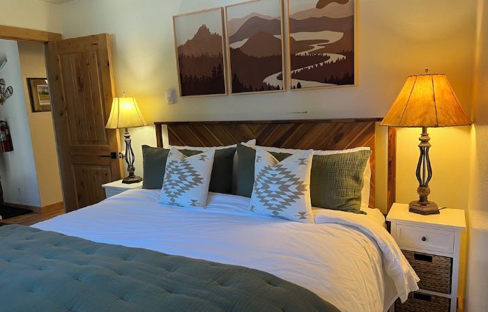 Jackson Hole condo in the Aspens. A retreat close to Nat. Parks & JHMR, King Bed