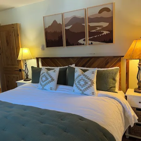 Jackson Hole condo in the Aspens. A retreat close to Nat. Parks & JHMR, King Bed