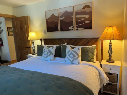 Jackson Hole condo in the Aspens. A retreat close to Nat. Parks & JHMR, King Bed - Wifi