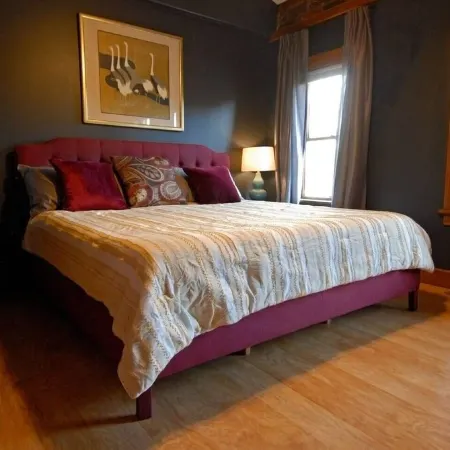 "City View " Super Cozy Downtown Loft Apartment