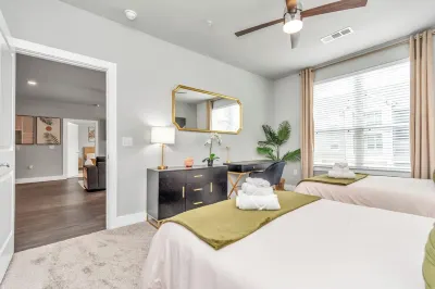 Lux & Cozy 2 Bedroom Suite - Resort Pool, Fitness Room & WiFi - Houston