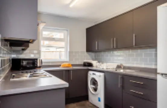 Shirley House 3 Self Catering Guest House, Great for Contractors