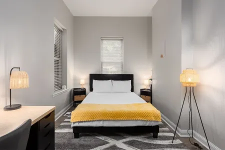Soulard Gem-Cozy APT- Walk to Downtown STL! WIFI Отели рядом с достопримечательностью «Old Cathedral»
