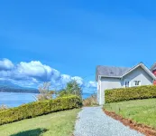 Cliff Haven on the Bay Hotels in Alert Bay