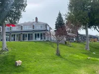 Myriad Fins Cottage and Marina Hotels in Kawartha Lakes
