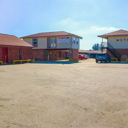 Economy Inn by OYO Lockport Near Houma