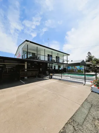 Kilcoy Motel Отели в г. Беллторп