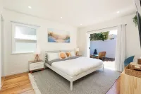 Stunning Venice Hideaway with Private Deck & Yard! Minutes to everything!