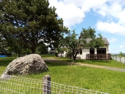 Chalet with superb mountain views, very central. Hotels in Saint-Diery