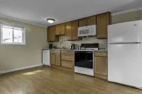 Tasteful loft, work-friendly