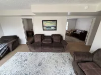 3BDR, 3 Full-Bath house in City, 2 living rooms [3,000 sq. ft.] - Pet Friendly!