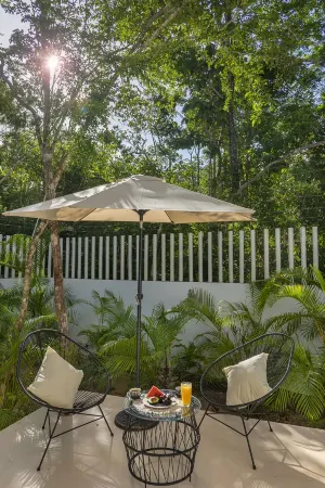 6 BR VILLA WITH 3 JACUZZI AND POOL