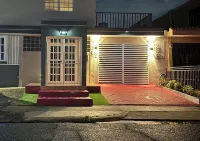 Corazon Urbano is a charming 3-bedroom house with AC & WiFi in Carolina Hotels in der Nähe von Sunglass Hut