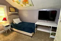 Walk to Beach, downtown St Joseph with shops/restaurants. New kitchen, firepit Hotels in Saint Joseph