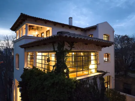 Ma Maison No8 Downtown Villa, Indoor Heated Pool