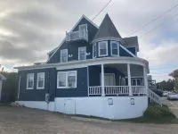 Oceanside cottage home with wraparound porch - Apartments