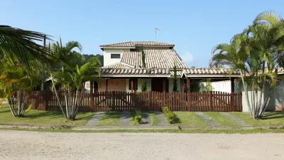 CORNER HOUSE 5 BEDROOMS Gated community with 24 hour security, swimming pool, own house Hotels near Cocanha Beach