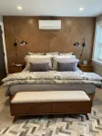Suite nestled in a garden beside a 13 acre park in the heart of the city. - 4-Star